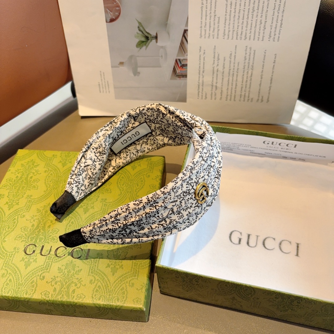 配包装
Gucci古奇 网红经典新款发箍，女神必备单品头箍，非常百搭，时尚潮流款！