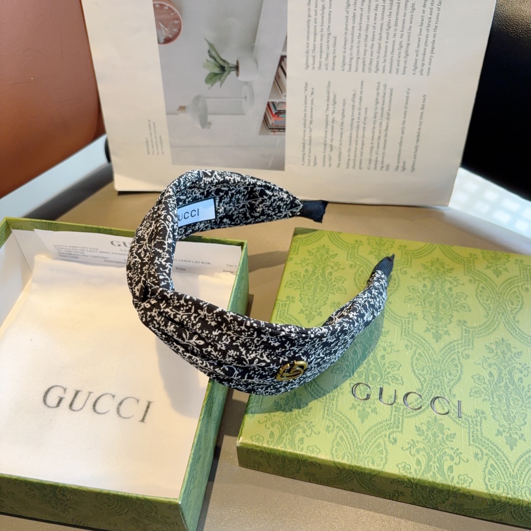 配包装
Gucci古奇 网红经典新款发箍，女神必备单品头箍，非常百搭，时尚潮流款！