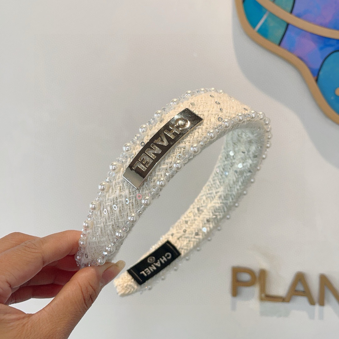 配包装
CHANEL（香奈儿）韩国新品小清新珍珠发箍，佩戴舒适无压力，造型搭配必备！时尚外出百搭款发饰！