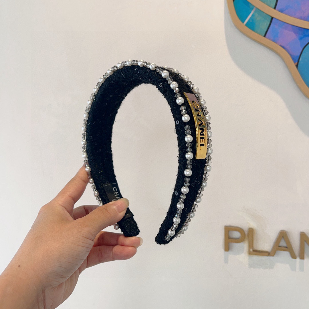 配包装
CHANEL（香奈儿）韩国新品小清新珍珠发箍，佩戴舒适无压力，造型搭配必备！时尚外出百搭款发饰！