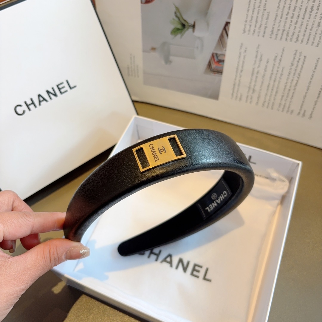配包装
CHANEL 香奈儿新款韩版羊皮发箍，时尚头箍，网红最新款来袭💕时尚百搭，女神必入！
