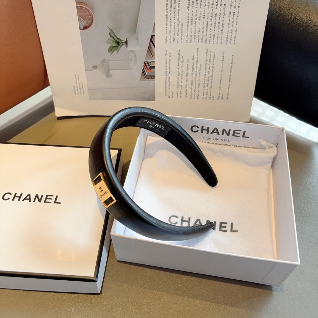 配包装
CHANEL 香奈儿新款韩版羊皮发箍，时尚头箍，网红最新款来袭💕时尚百搭，女神必入！
