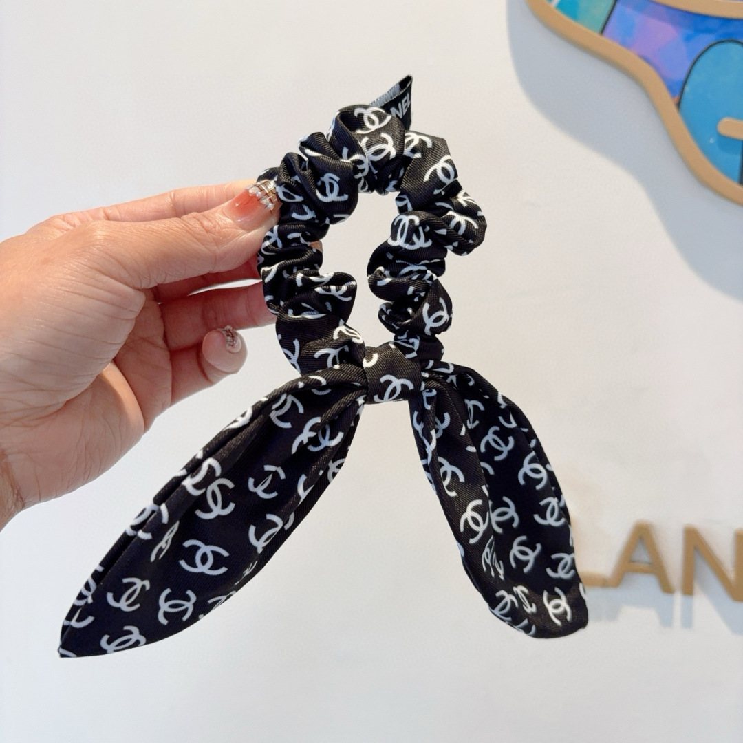 配包装
CHANEL 香奈儿字母飘带马尾发圈 蝴蝶结肠圈，高档韩版小香风皮筋，经典花型设计， 高端大气，