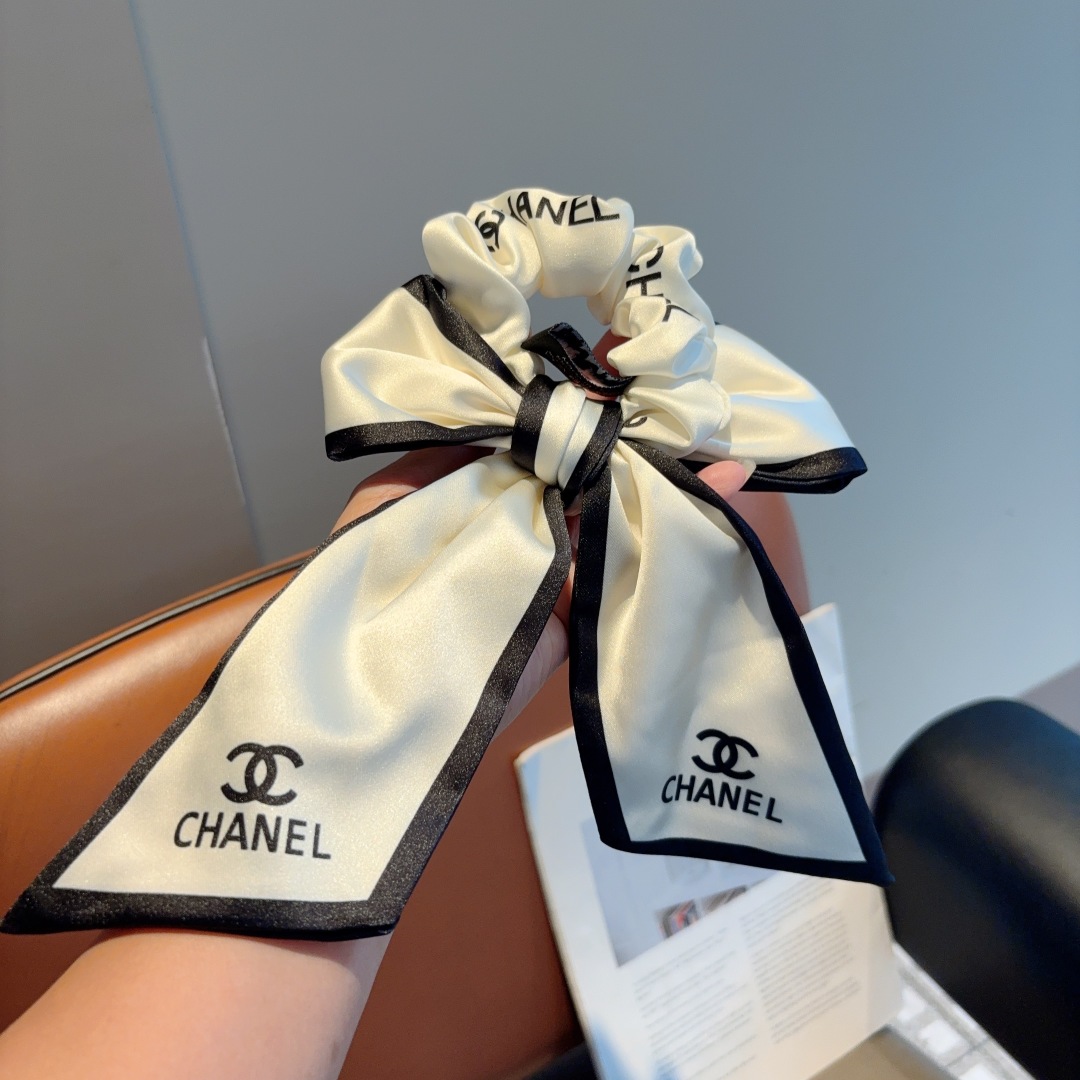 配包装
CHANEL 香奈儿字母飘带马尾发圈 蝴蝶结肠圈，高档韩版小香风皮筋，经典花型设计， 高端大气，