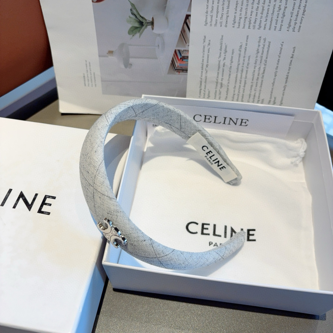 配包装
CELINE（赛琳）凯旋门经典新款发箍，女神必备头箍，非常舒时尚百搭，舒适潮流款！
