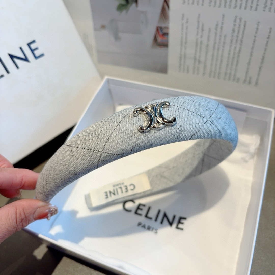 配包装
CELINE（赛琳）凯旋门经典新款发箍，女神必备头箍，非常舒时尚百搭，舒适潮流款！