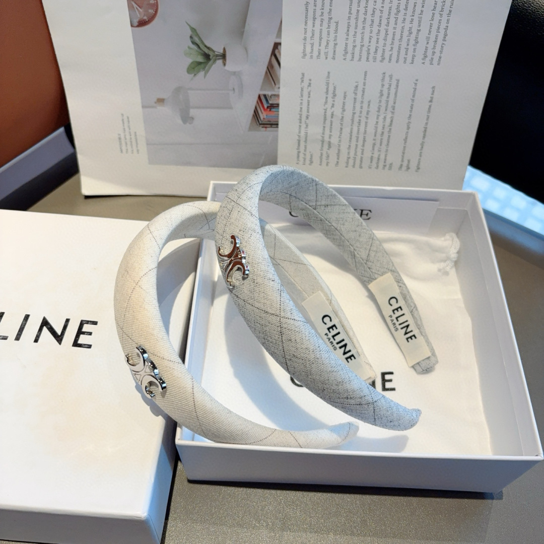 配包装
CELINE（赛琳）凯旋门经典新款发箍，女神必备头箍，非常舒时尚百搭，舒适潮流款！