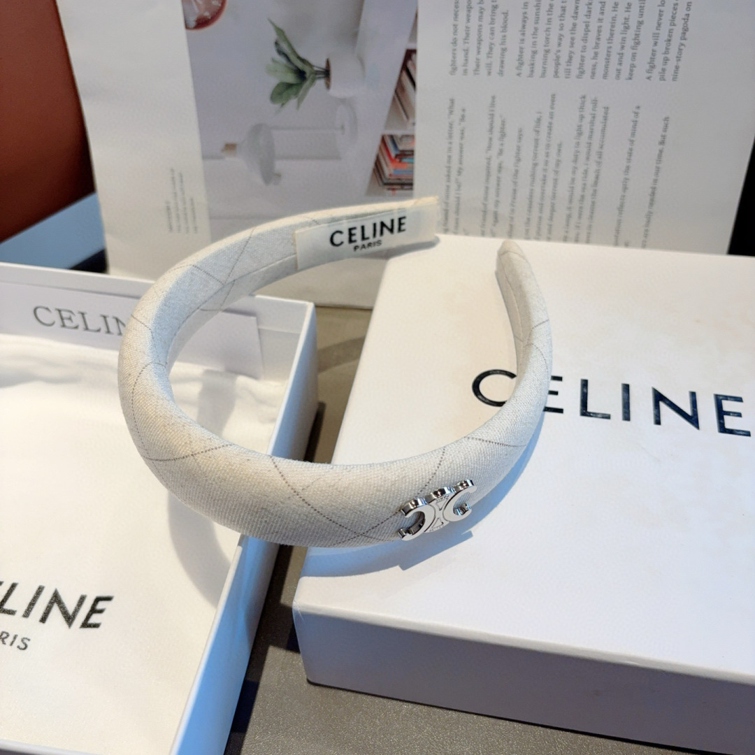 配包装
CELINE（赛琳）凯旋门经典新款发箍，女神必备头箍，非常舒时尚百搭，舒适潮流款！