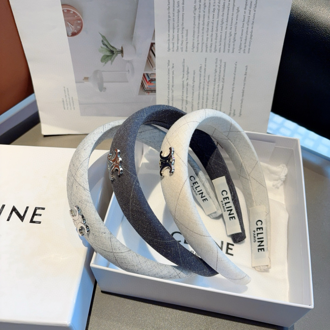 配包装
CELINE（赛琳）凯旋门经典新款发箍，女神必备头箍，非常舒时尚百搭，舒适潮流款！