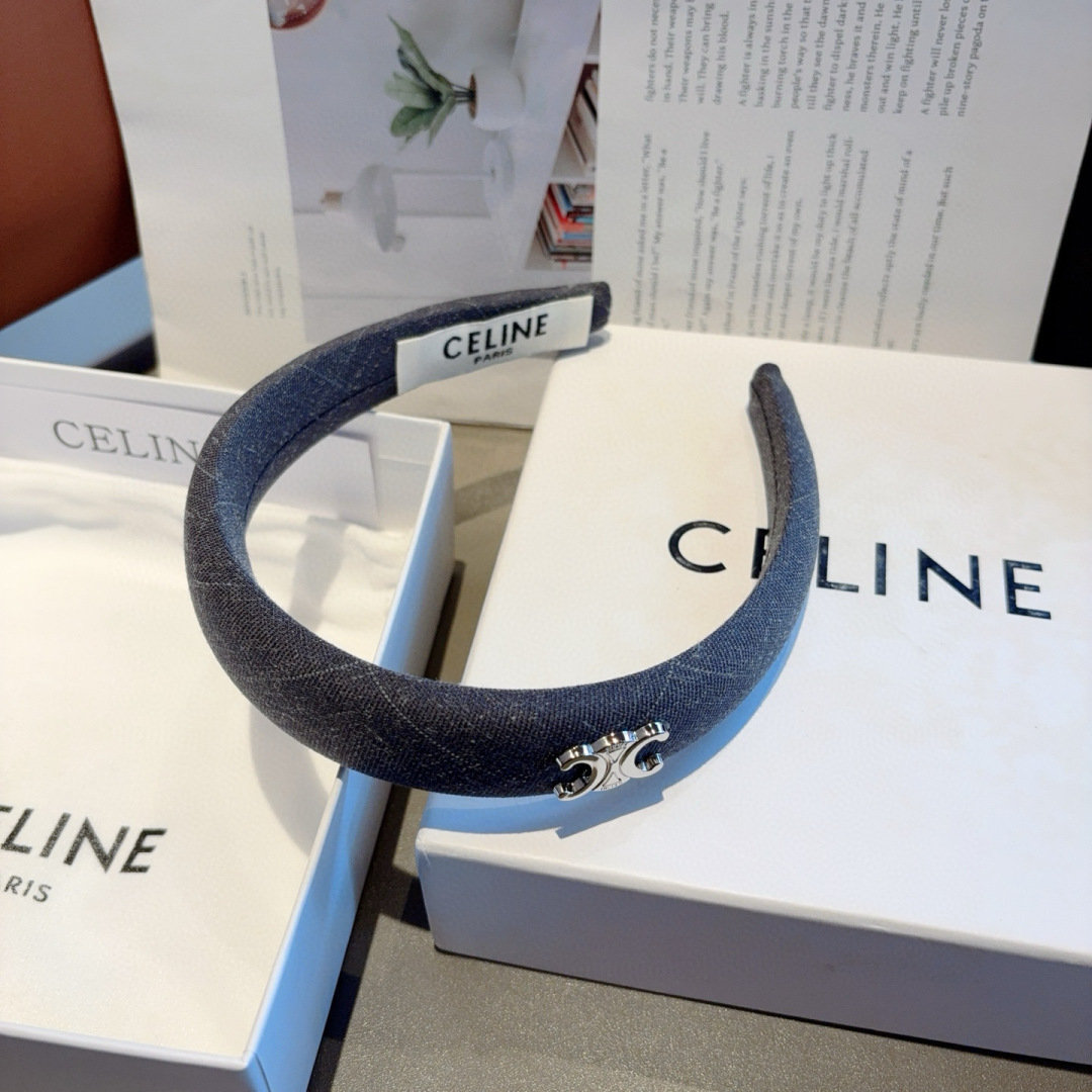 配包装
CELINE（赛琳）凯旋门经典新款发箍，女神必备头箍，非常舒时尚百搭，舒适潮流款！