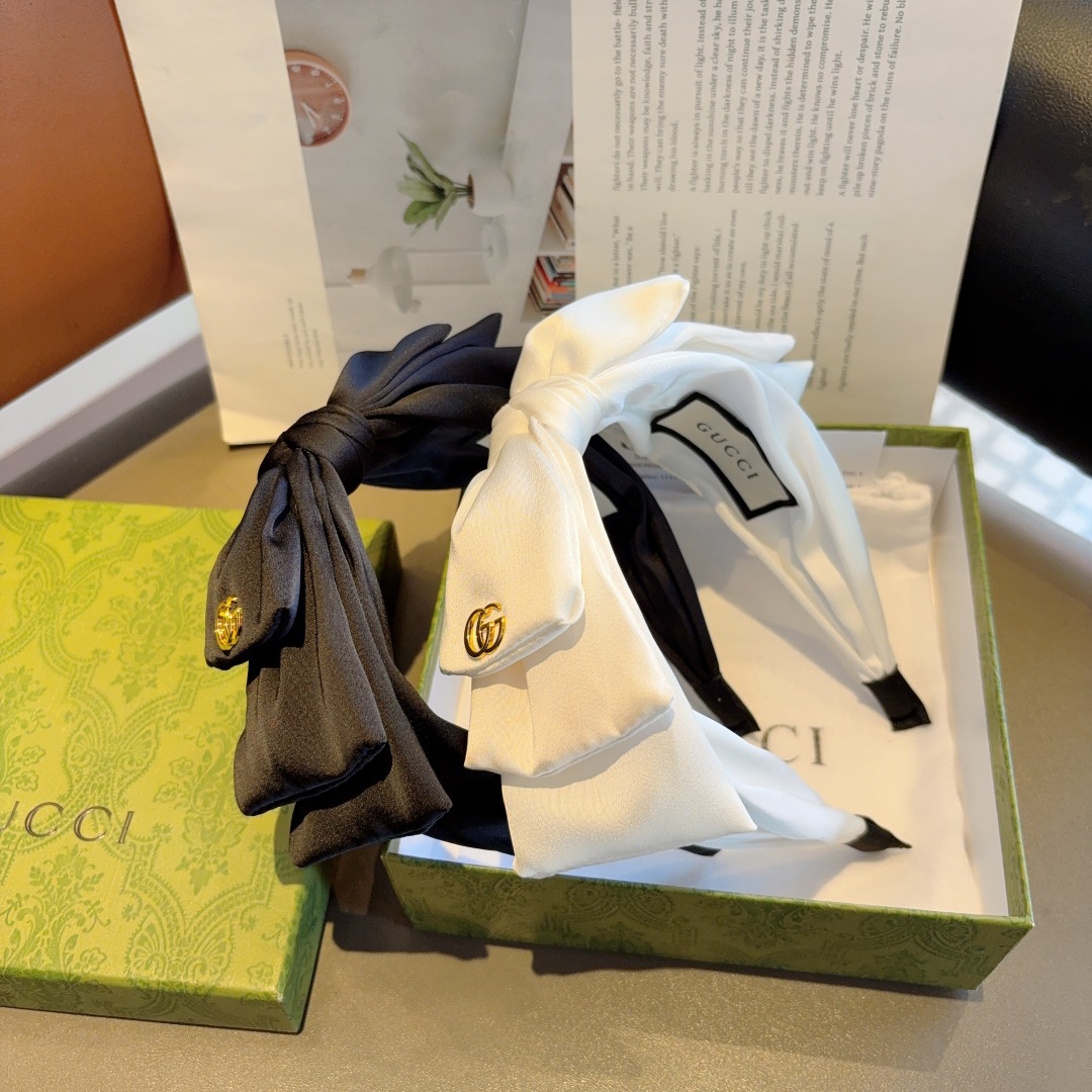 配包装
Gucci古奇 网红经典蝴蝶结发箍，女神必备单品头箍，非常百搭，时尚潮流款