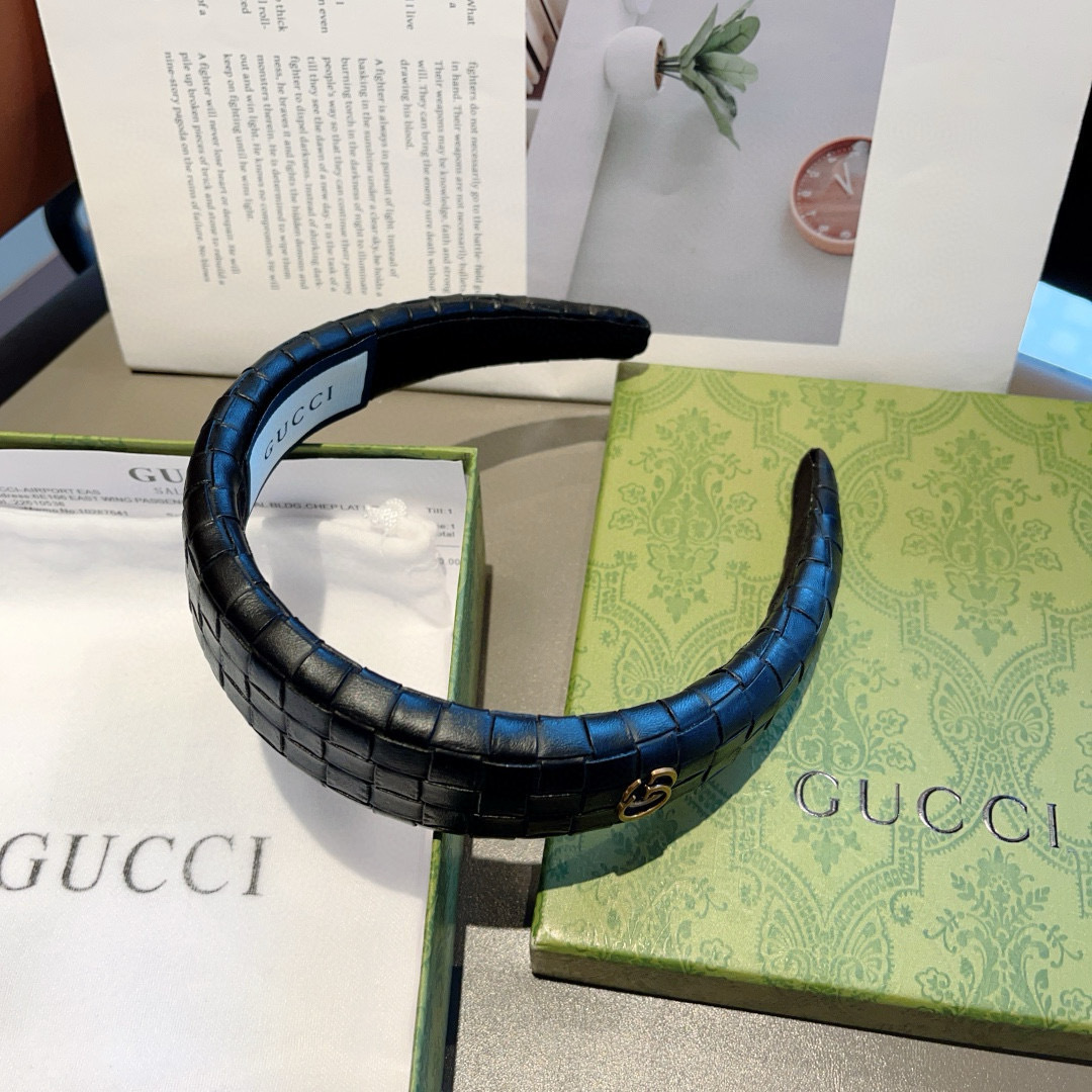 配包装
Gucci古奇 网红经典新款Pu皮发箍，女神必备单品头箍，非常百搭，时尚潮流！