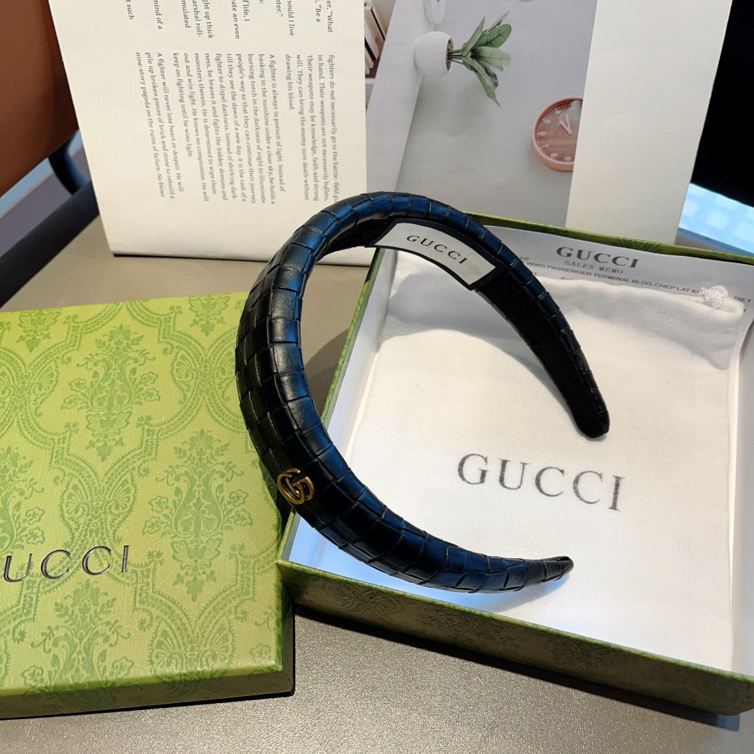 配包装
Gucci古奇 网红经典新款Pu皮发箍，女神必备单品头箍，非常百搭，时尚潮流！