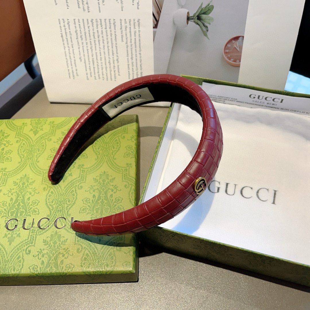 配包装
Gucci古奇 网红经典新款Pu皮发箍，女神必备单品头箍，非常百搭，时尚潮流！