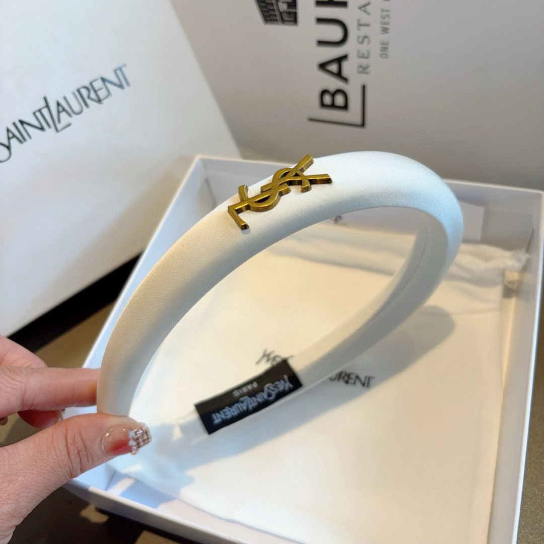 配包装
YSL（圣罗兰）新款新中式海绵发箍，高级感爱心提花头箍，网红爆款推荐 搭配高端logo ，超精致
