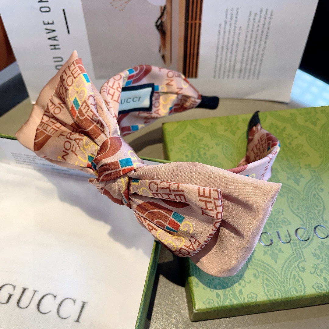 配包装
Gucci古奇 网红经典蝴蝶结发箍，女神必备单品头箍，非常百搭，时尚潮流款