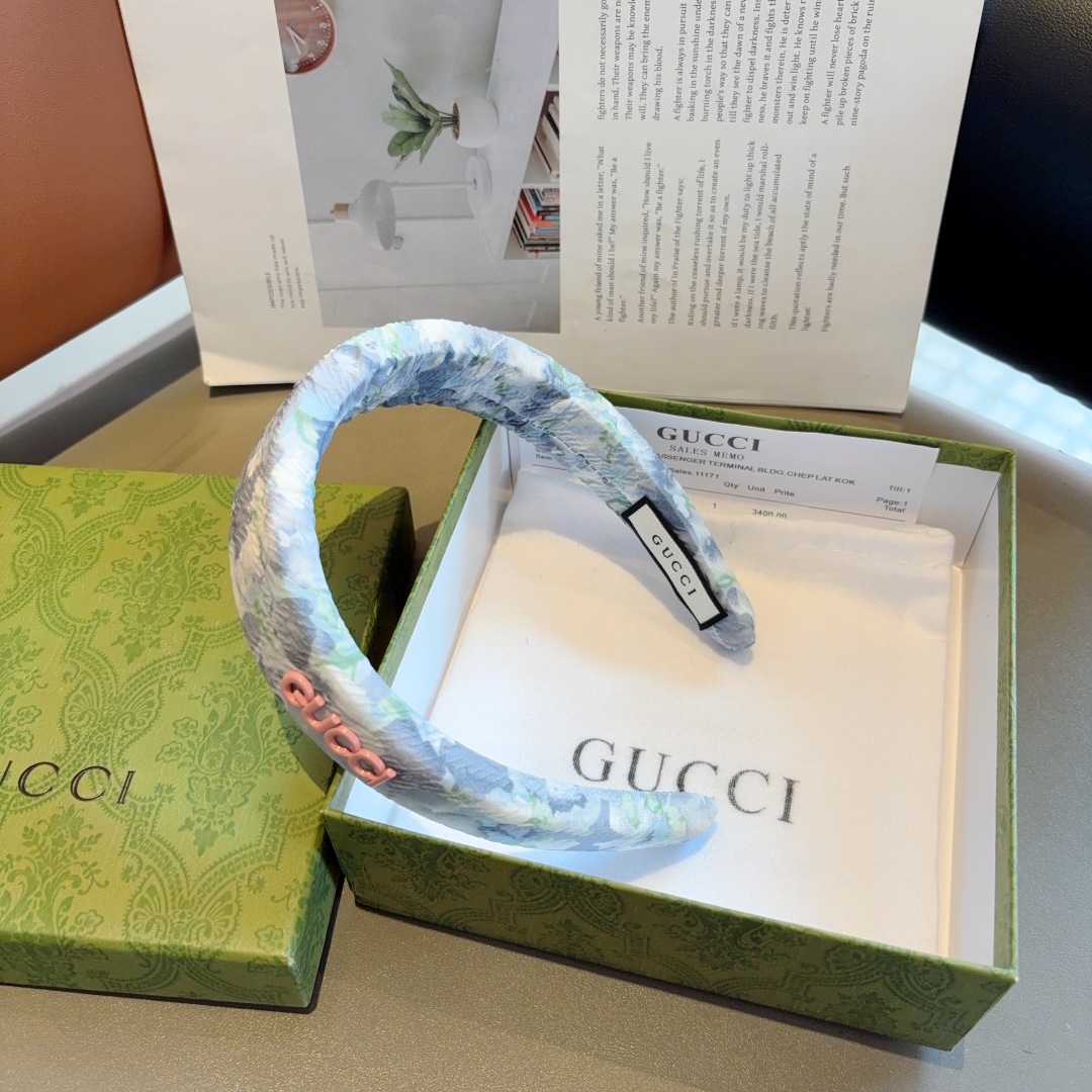 配包装
Gucci古奇 网红新款翠花布艺发箍，女神必备单品头箍，非常百搭，时尚潮流！