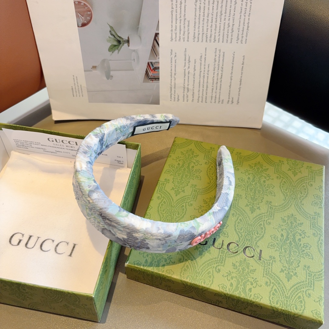 配包装
Gucci古奇 网红新款翠花布艺发箍，女神必备单品头箍，非常百搭，时尚潮流！