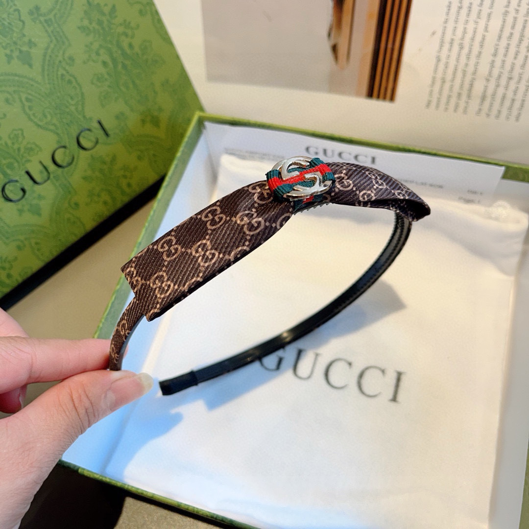 配包装
Gucci古奇 网红经典款小版发箍，女神必备单品头箍，非常百搭，时尚潮流！