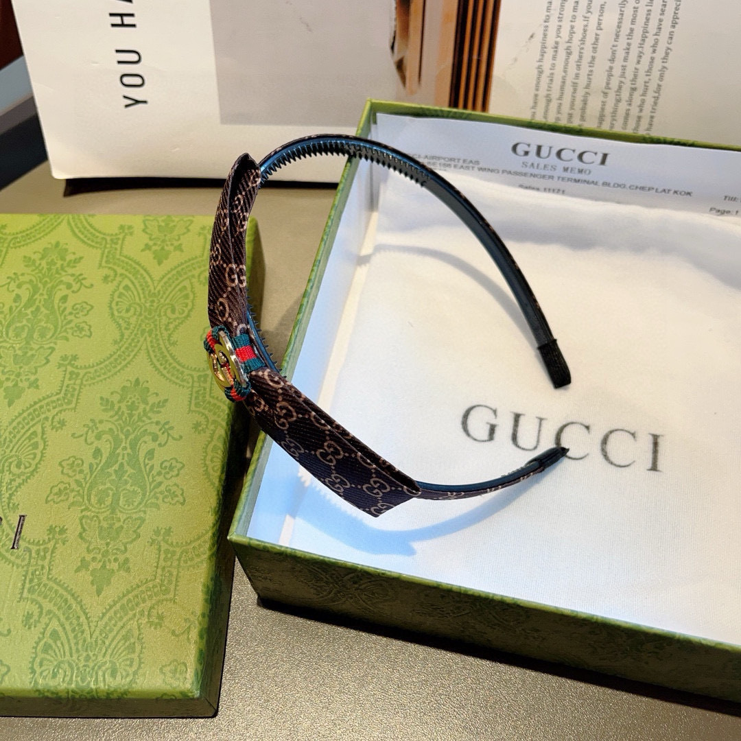 配包装
Gucci古奇 网红经典款小版发箍，女神必备单品头箍，非常百搭，时尚潮流！