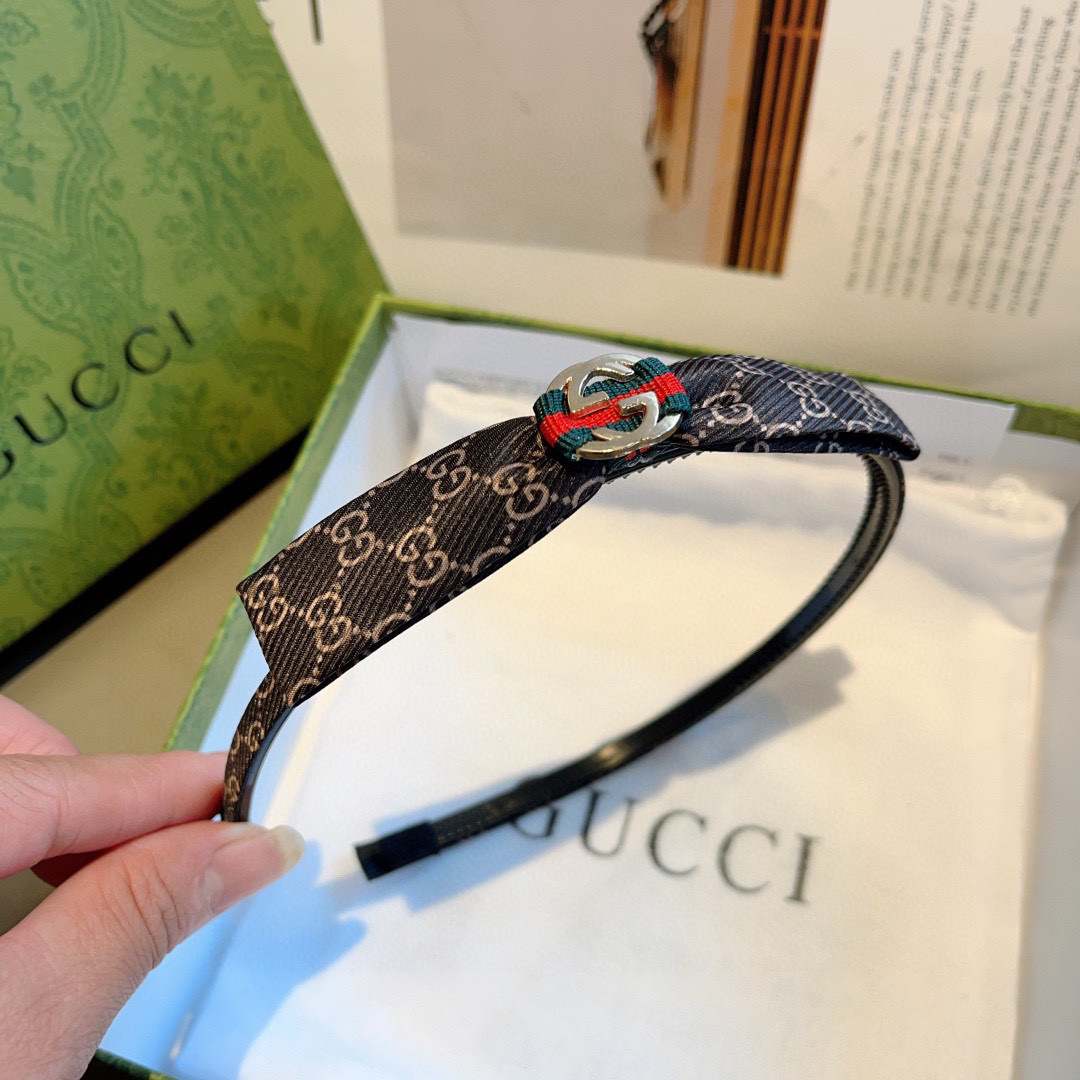 配包装
Gucci古奇 网红经典款小版发箍，女神必备单品头箍，非常百搭，时尚潮流！