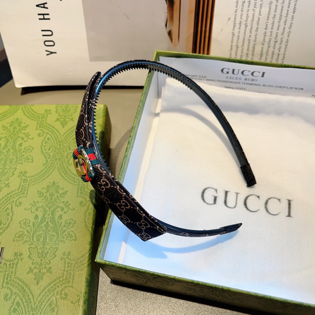 配包装
Gucci古奇 网红经典款小版发箍，女神必备单品头箍，非常百搭，时尚潮流！