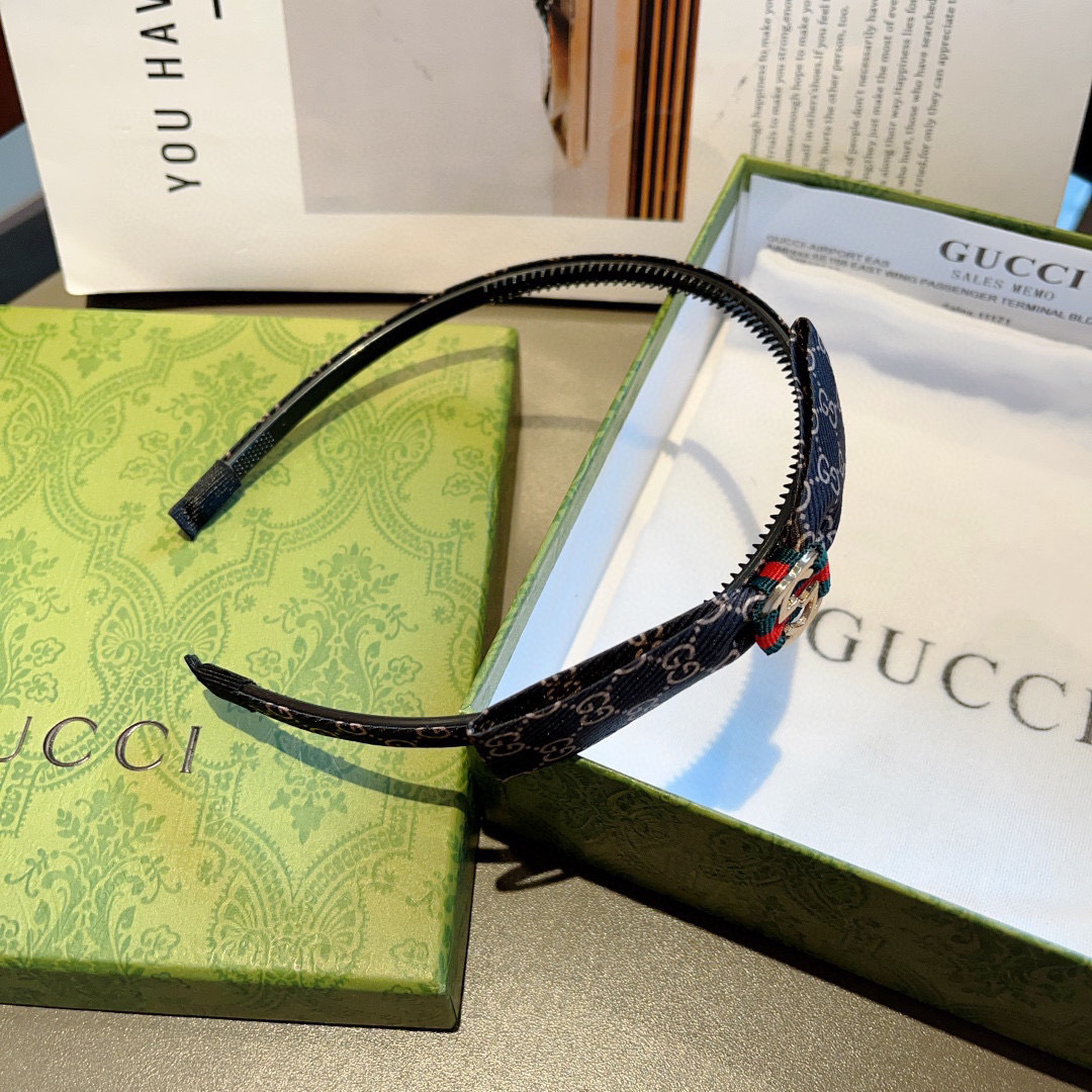 配包装
Gucci古奇 网红经典款小版发箍，女神必备单品头箍，非常百搭，时尚潮流！