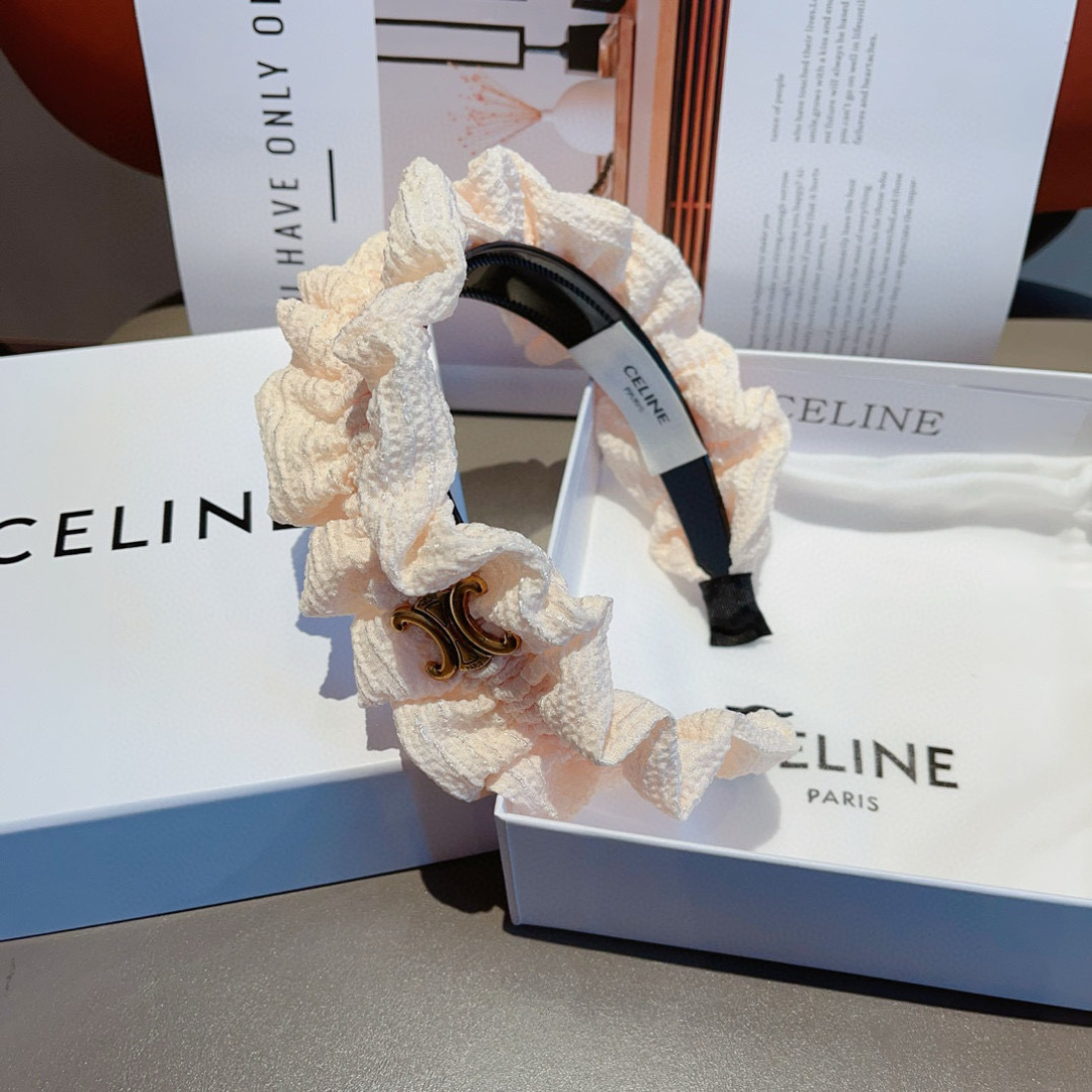 配包装
CELINE（赛琳）网红爆款发箍，佩戴舒适无压力，造型搭配必备！非常时尚百搭！女神必备！名媛范儿