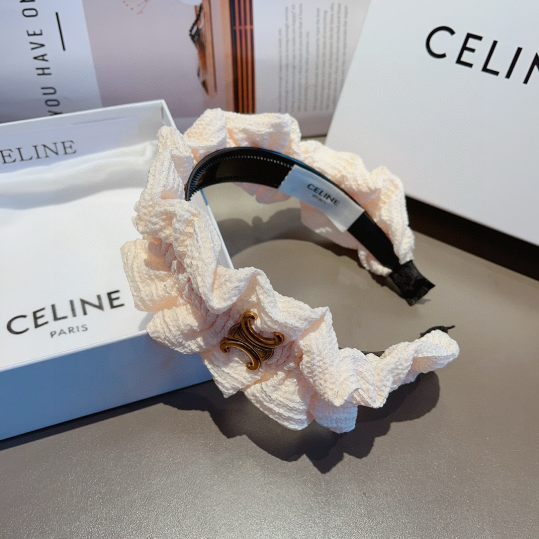 配包装
CELINE（赛琳）网红爆款发箍，佩戴舒适无压力，造型搭配必备！非常时尚百搭！女神必备！名媛范儿