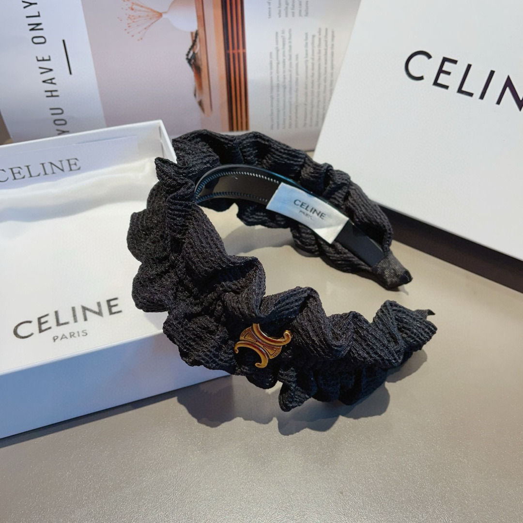 配包装
CELINE（赛琳）网红爆款发箍，佩戴舒适无压力，造型搭配必备！非常时尚百搭！女神必备！名媛范儿