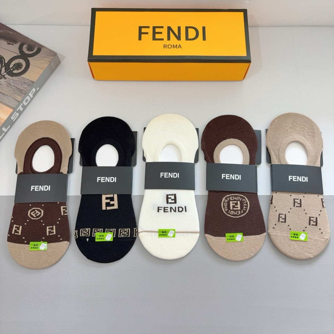 配包装（一盒5双）
FENDI （芬迪） 经典纯棉船袜，秒杀市场普通货，经典图案logo，专柜同步袜子❗