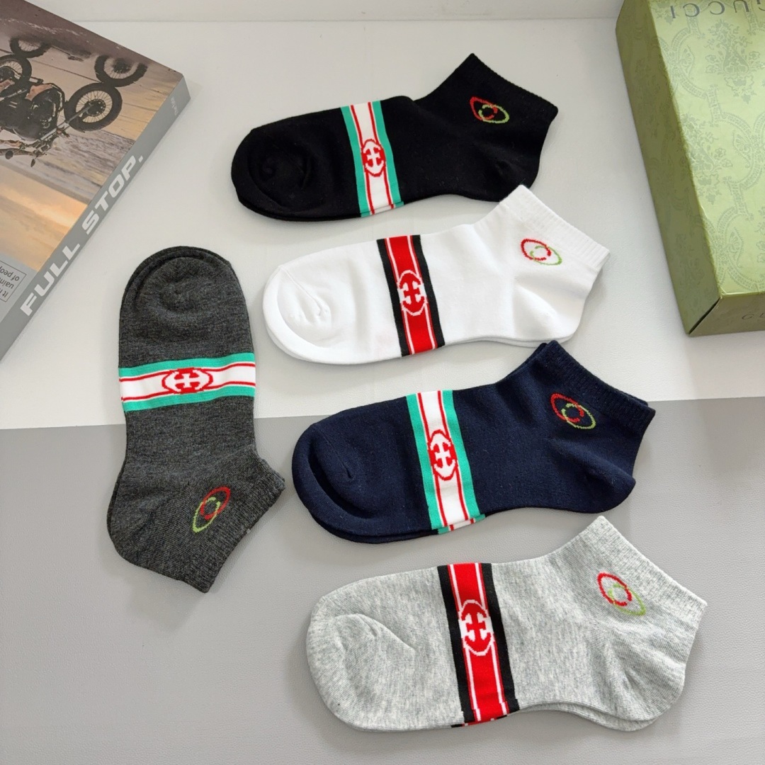 配包装（一盒5双）
 Gucci 古奇 ins超火爆男士短款袜，纯棉面料，潮人必备 ，Gucci 爆款，