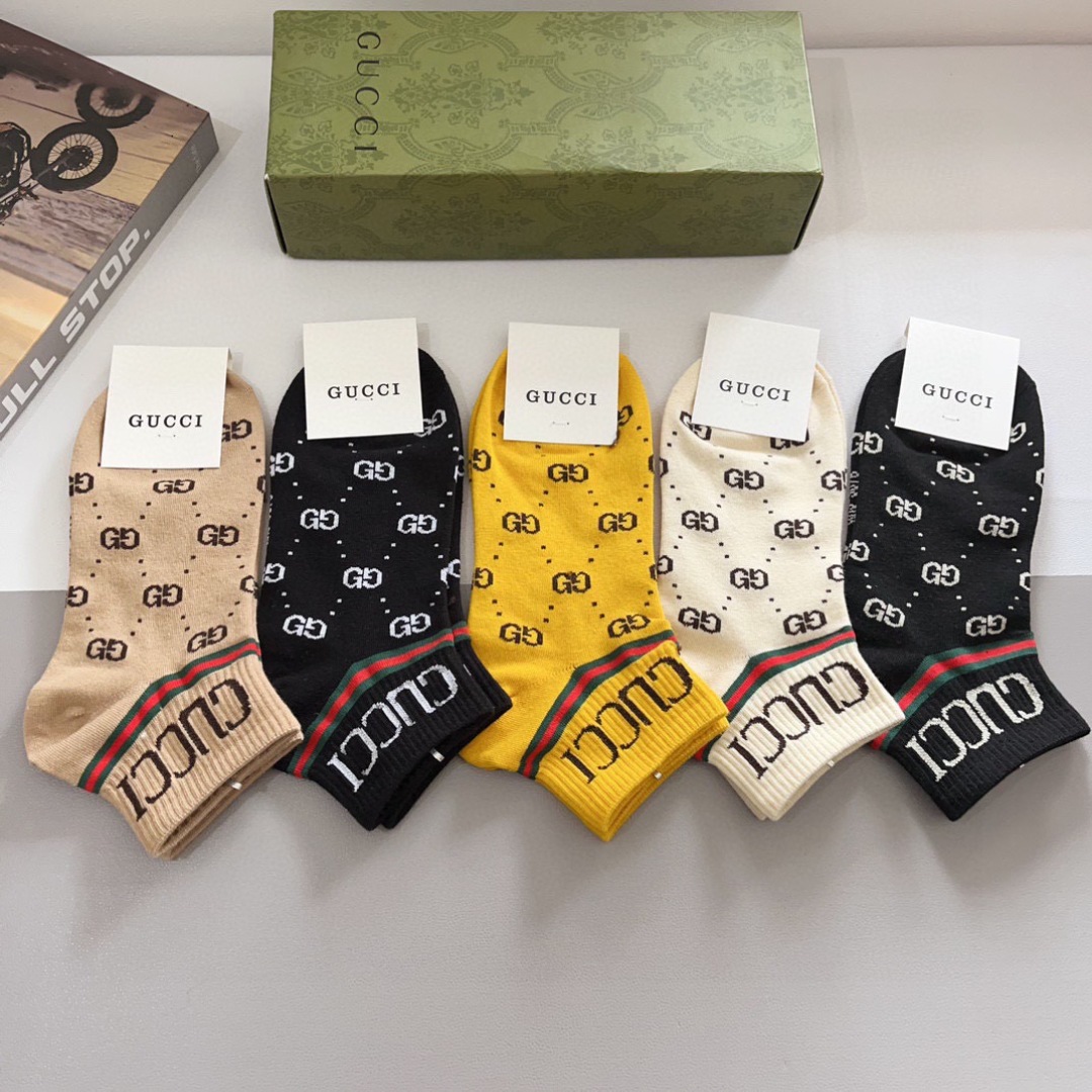 配包装（一盒5双）
 Gucci 古奇 新款中筒袜子，纯棉面料，潮人必备 ，爆款经典双G，个性时尚百搭款
