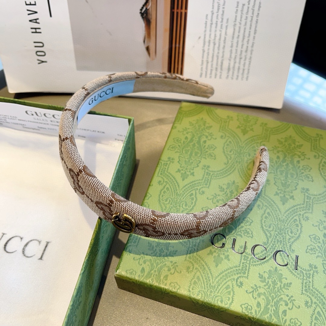 配包装
Gucci古奇 官方经典新款双G发箍，女神必备单品，非常百搭，时尚潮流