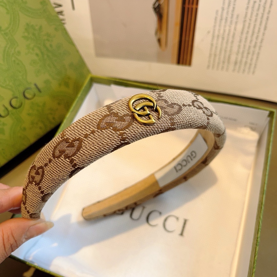 配包装
Gucci古奇 官方经典新款双G发箍，女神必备单品，非常百搭，时尚潮流