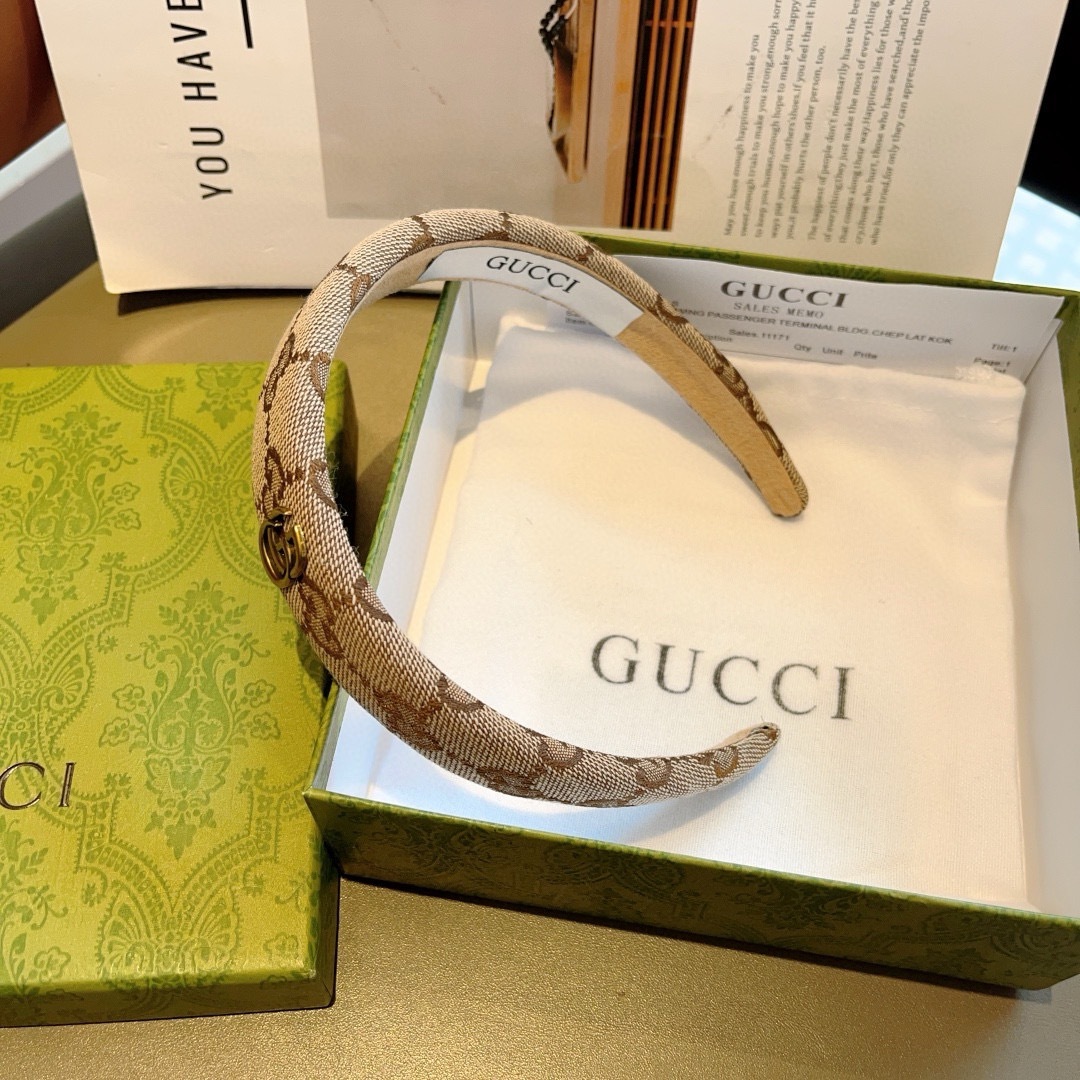 配包装
Gucci古奇 官方经典新款双G发箍，女神必备单品，非常百搭，时尚潮流