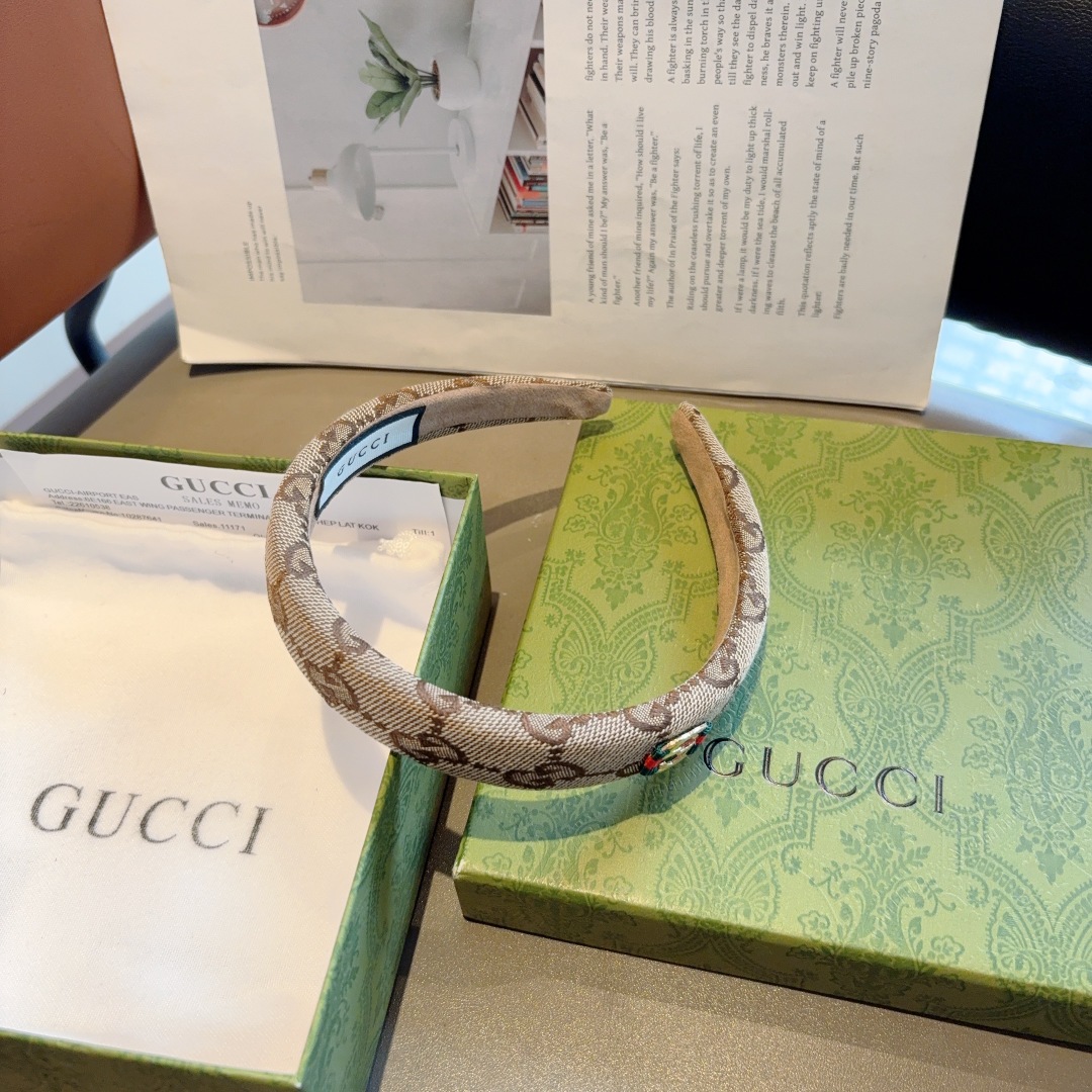 配包装
Gucci古奇 官方经典新款双G发箍，女神必备单品，非常百搭，时尚潮流