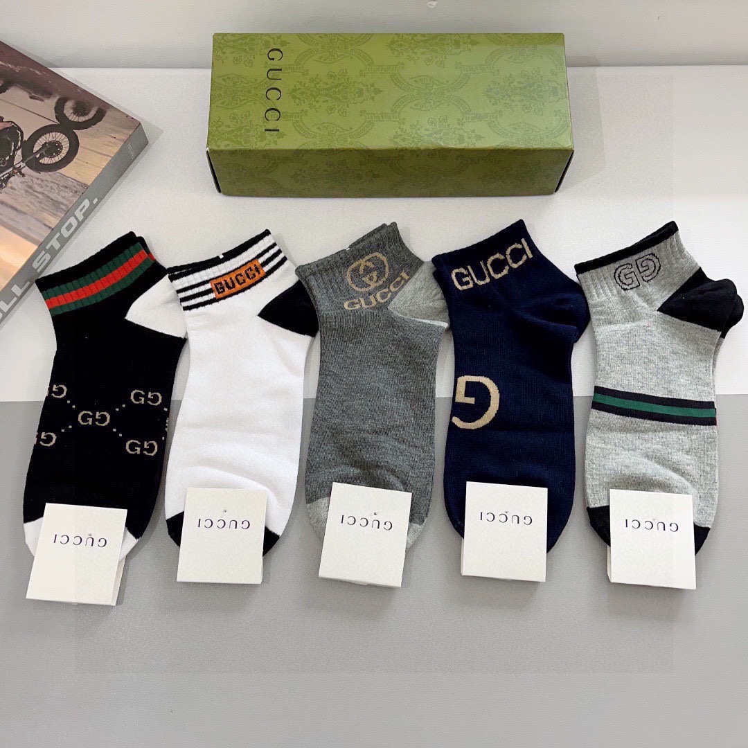 配包装（一盒5双）
 Gucci 古奇 新款中筒男女通用袜，纯棉面料，潮人必备 ，爆款经典双G，个性时尚