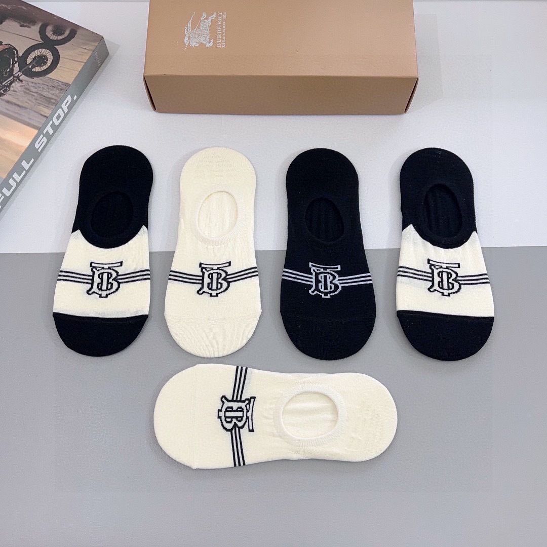 配包装（一盒5双） 🌟 BURBERRY 巴宝莉船袜 超火爆小单品，潮人必备 爆款，个性时尚百搭款，！你