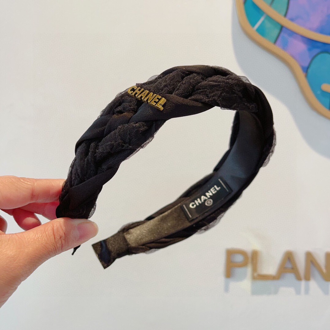 配包装
CHANEL（香奈儿）最新款小香发箍，新品巨显脸小头箍，网红爆款推荐 搭配高端双Ｃlogo ，超