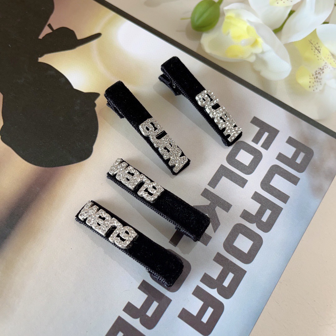 配包装 （一对）
压力山大王 新款网红法式bb夹、经典字母logo边夹刘海夹发饰， 高级感日韩幻彩少女简