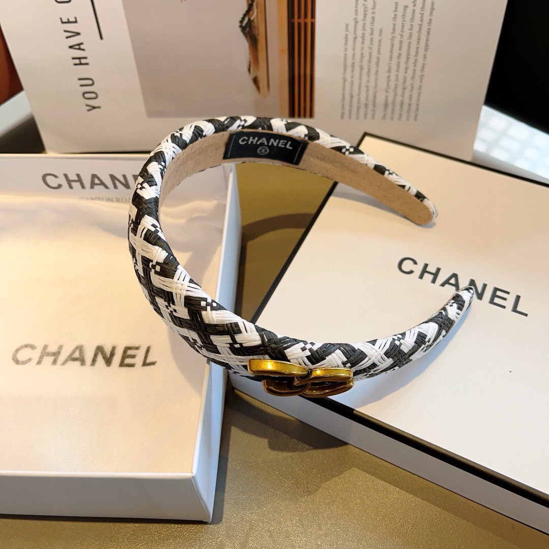 配包装
CHANEL（香奈儿）新款精美宽边发箍，复古网红爆款头箍 搭配高端材质，超精致，时尚高级感百搭款