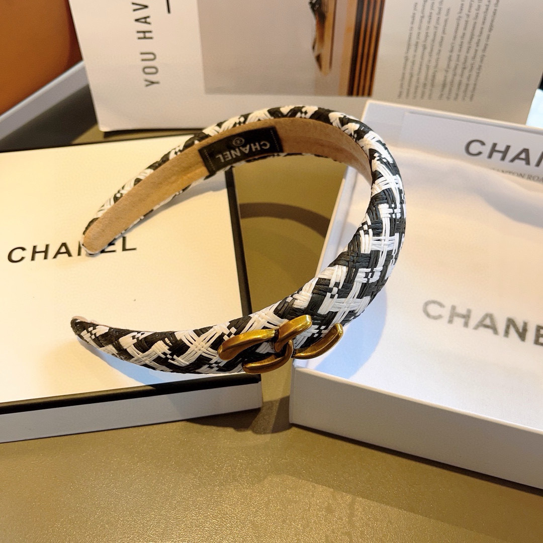 配包装
CHANEL（香奈儿）新款精美宽边发箍，复古网红爆款头箍 搭配高端材质，超精致，时尚高级感百搭款