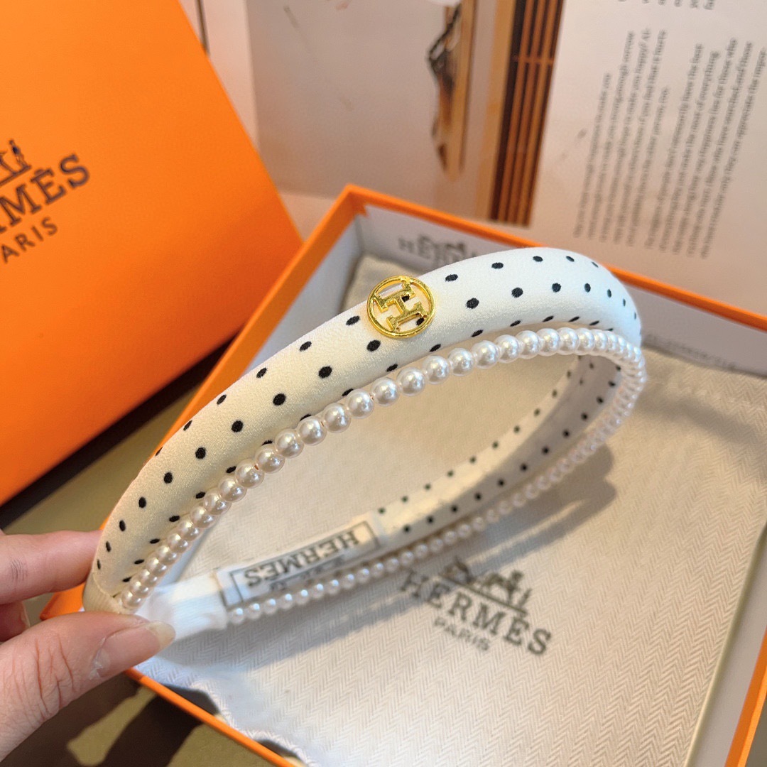 配包装
HERMES（爱马仕）韩国新品小清新珍珠发箍，佩戴舒适无压力，造型搭配必备！时尚外出百搭款发饰！
