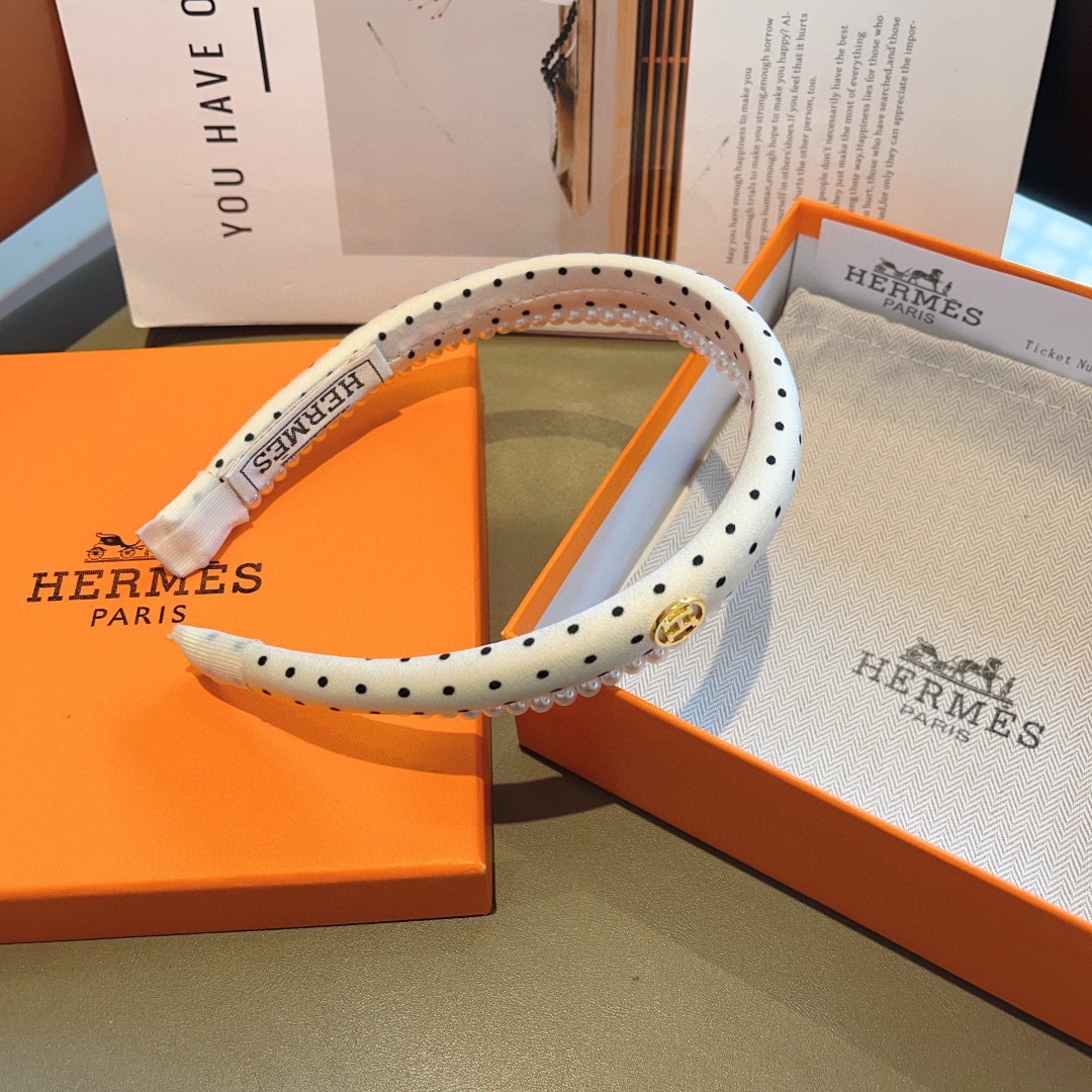 配包装
HERMES（爱马仕）韩国新品小清新珍珠发箍，佩戴舒适无压力，造型搭配必备！时尚外出百搭款发饰！