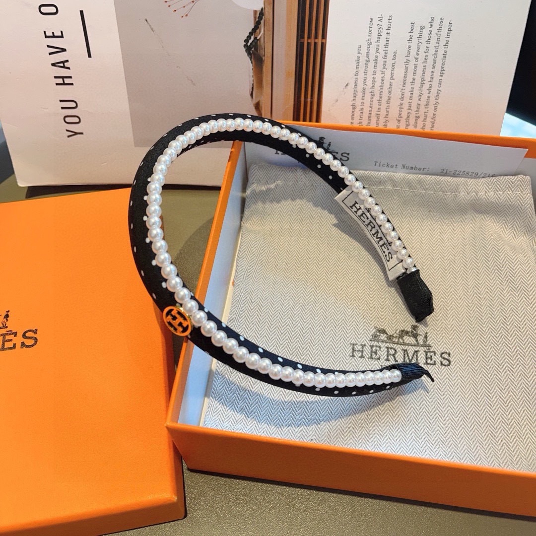 配包装
HERMES（爱马仕）韩国新品小清新珍珠发箍，佩戴舒适无压力，造型搭配必备！时尚外出百搭款发饰！