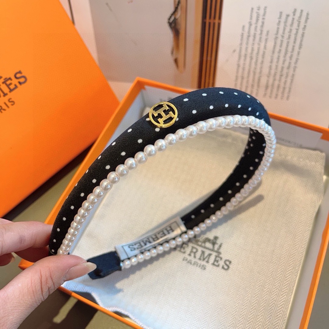 配包装
HERMES（爱马仕）韩国新品小清新珍珠发箍，佩戴舒适无压力，造型搭配必备！时尚外出百搭款发饰！