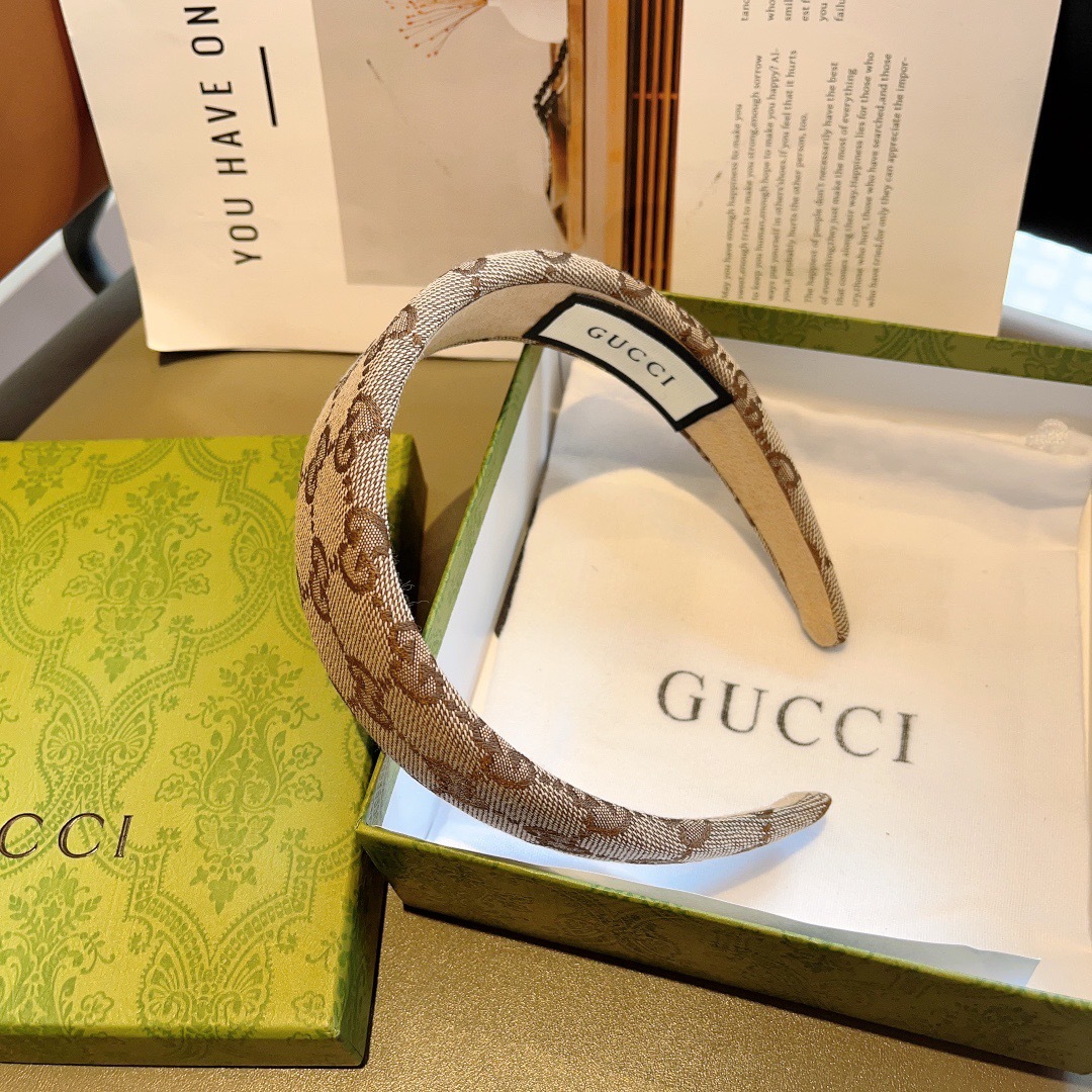配包装
Gucci古奇 网红经典新款宽版发箍，女神必备单品头箍，非常百搭，时尚潮流！