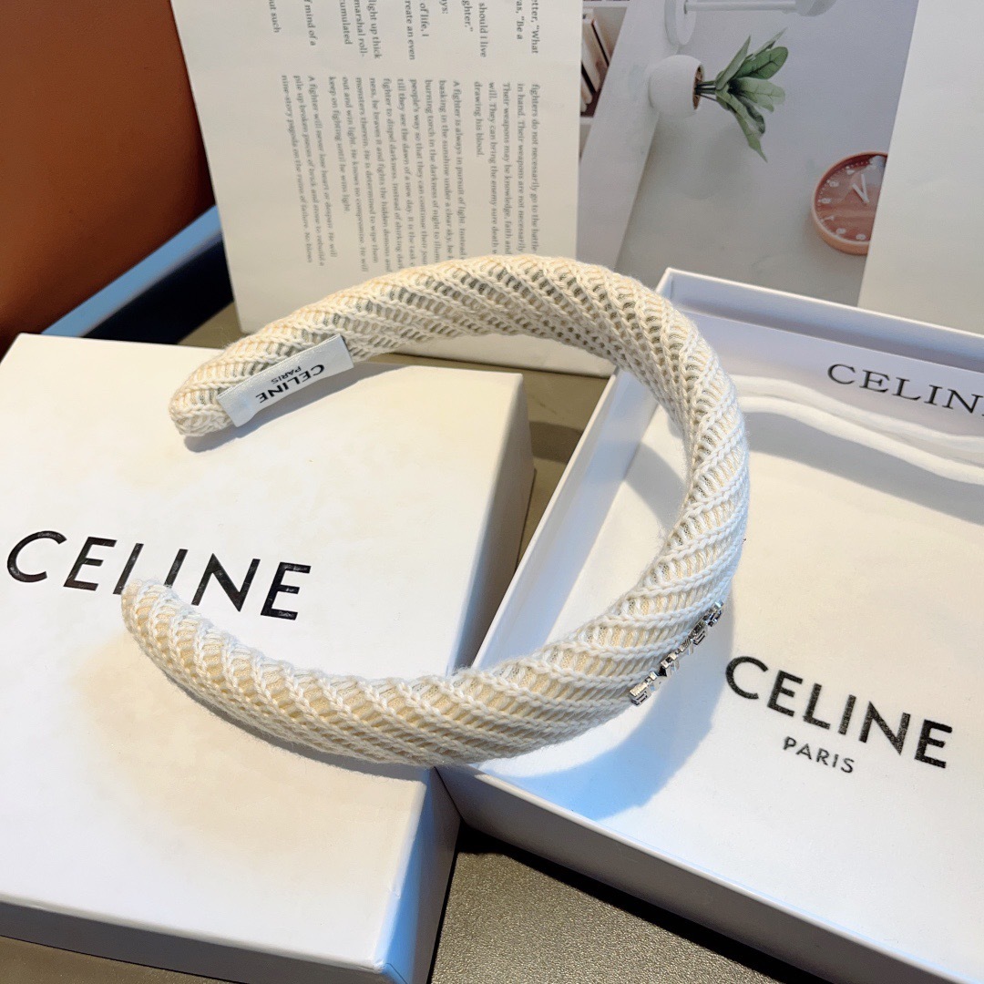 配包装
CELINE（赛琳）韩国新品小清新字母毛线发箍，佩戴舒适无压力，造型搭配必备！时尚外出百搭款发饰