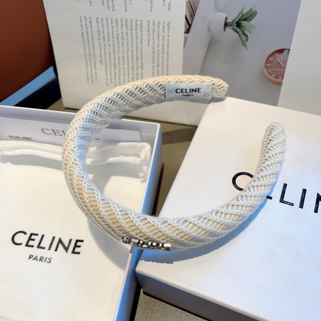 配包装
CELINE（赛琳）韩国新品小清新字母毛线发箍，佩戴舒适无压力，造型搭配必备！时尚外出百搭款发饰